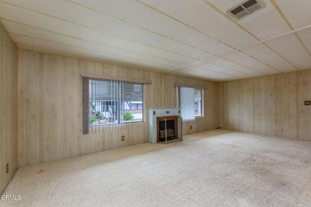 250 E Telegraph Road, Fillmore CA: https://media.crmls.org/mediaz/863f531e-39c8-40ec-b5a0-4e022b950306.jpg