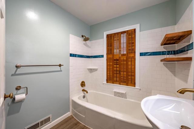 811 Alameda Avenue, Monterey CA: https://media.crmls.org/mediaz/863fc7f0-a0d4-4770-bc7f-f266c574e84b.jpg