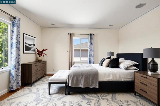 10536 Sheldon St, Oakland CA: https://media.crmls.org/mediaz/863fdcc3-edee-4a0c-b3ae-9acca4af86c3.jpg