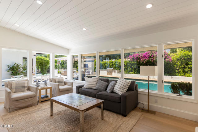 4435 Encinas Drive, La Canada Flintridge CA: https://media.crmls.org/mediaz/86404c4c-07d6-4c91-ac83-90778a70e267.jpg