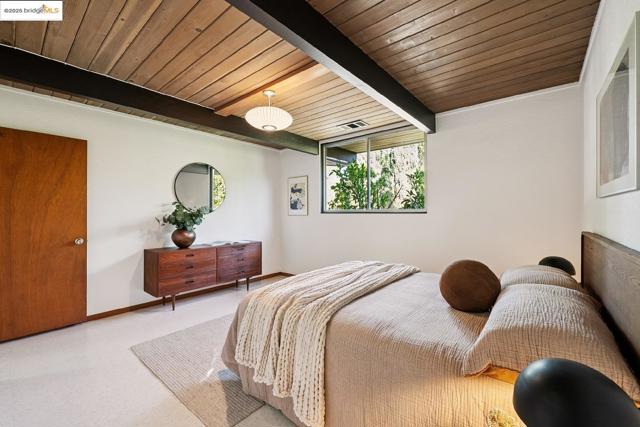 4020 Salem ST, Concord CA: https://media.crmls.org/mediaz/86407c75-4596-405f-b7d5-c828b5b36593.jpg