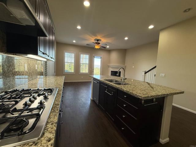 Detail Gallery Image 6 of 40 For 1273 Breakaway Dr, Oceanside,  CA 92057 - 4 Beds | 3/1 Baths