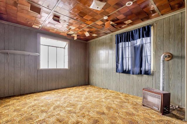 658 Lisbon Street, San Francisco CA: https://media.crmls.org/mediaz/86411349-088e-4df1-ad8e-acac0821b351.jpg