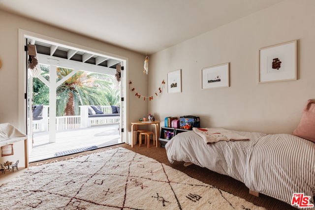 3629 Serra Road, Malibu CA: https://media.crmls.org/mediaz/8641bfcc-7456-422f-beb3-5b1488bb9901.jpg