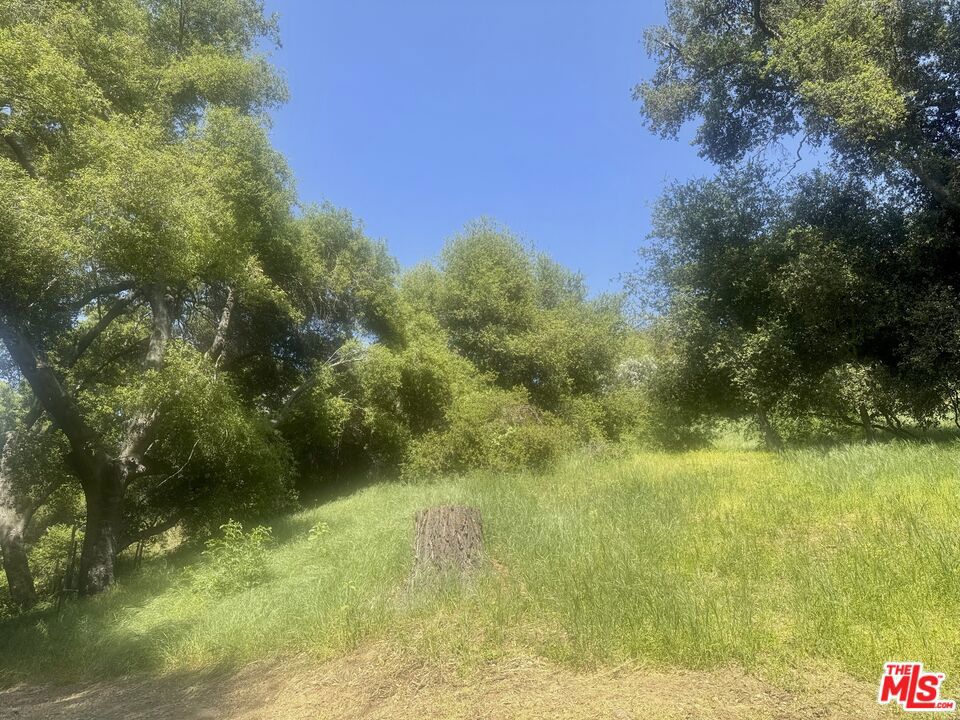 https://media.crmls.org/mediaz/86423787-709f-419b-9792-f8a4f12fa714.jpg?preset=X-Large