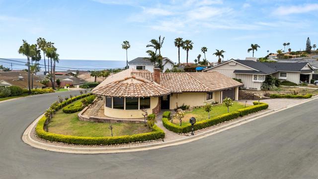5602 Ladybird Lane, La Jolla CA: https://media.crmls.org/mediaz/864268d1-8422-404f-846a-a0aeb9ba7bb8.jpg