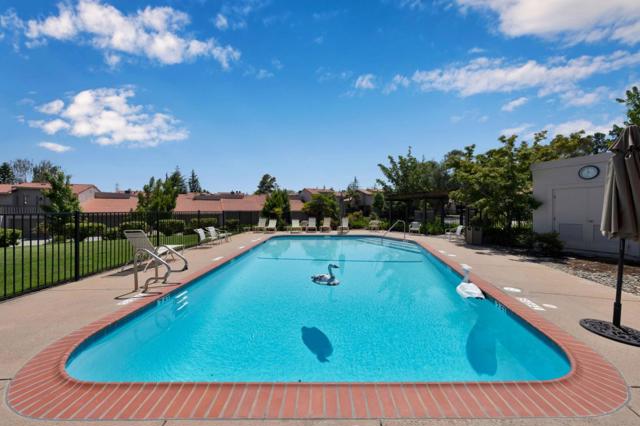 135 Calle Larga, Los Gatos CA: https://media.crmls.org/mediaz/8642d128-fc6b-401a-a60c-b733bc4b316a.jpg