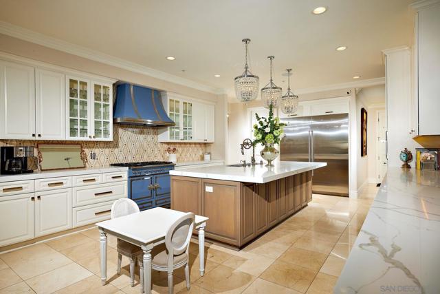18092 Lago Vista, Rancho Santa Fe CA: https://media.crmls.org/mediaz/86436a63-af67-43fa-a746-b7e58e0f5807.jpg
