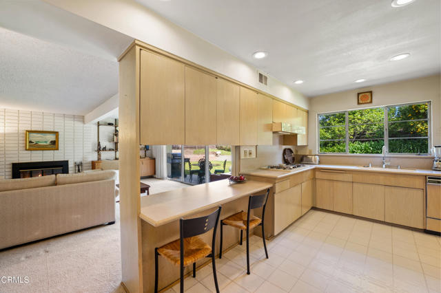 Detail Gallery Image 9 of 41 For 194 Dean Ct, Ventura,  CA 93003 - 4 Beds | 2/1 Baths