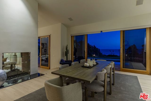 6417 Merritt Drive, Malibu CA: https://media.crmls.org/mediaz/86441008-b779-4e7d-ab60-2589a59f0e21.jpg