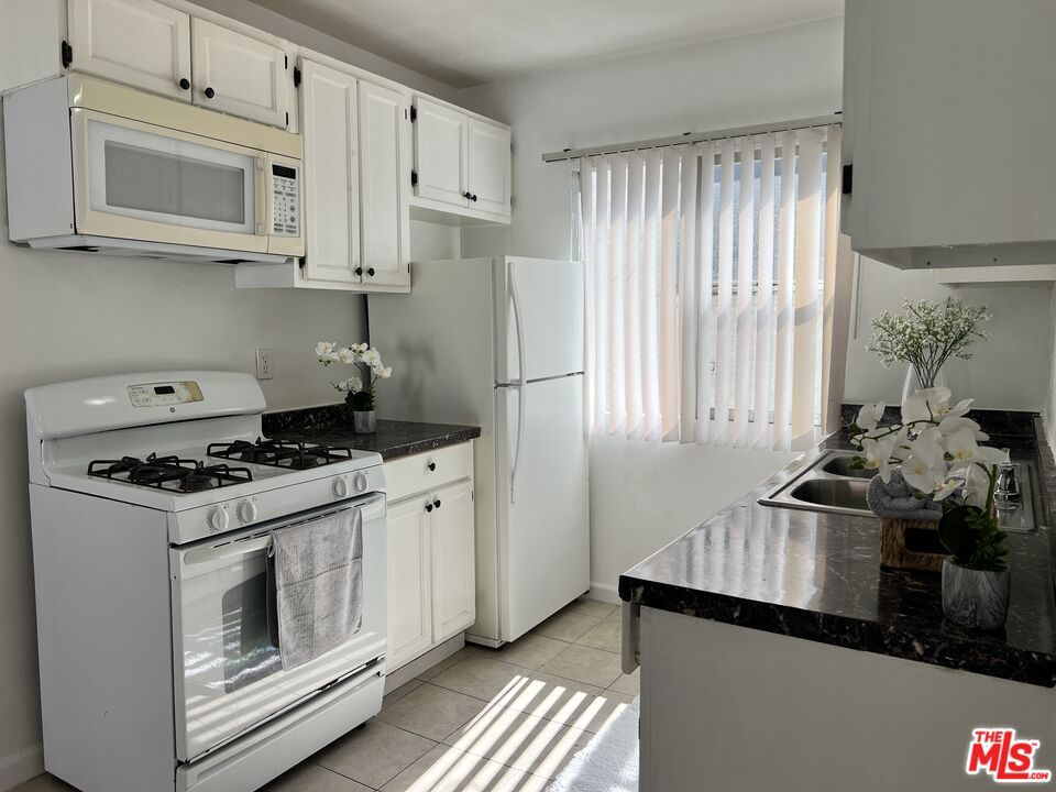 1330 S WILTON Place #9