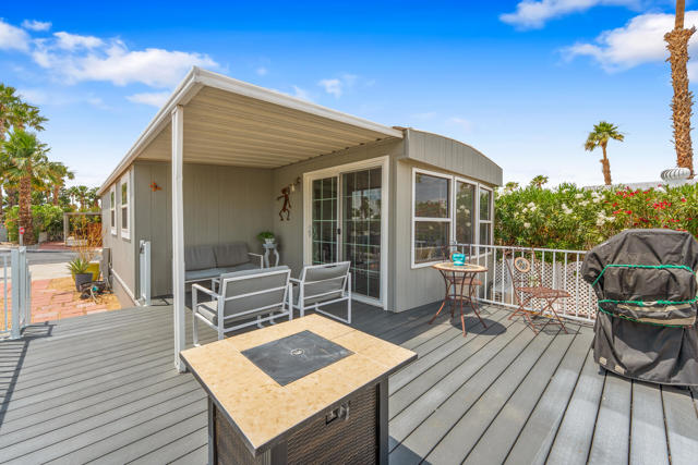 16400 Bubbling Wells Road, Desert Hot Springs CA: https://media.crmls.org/mediaz/8644e9be-2a9f-48dc-a196-159211e8eb05.jpg
