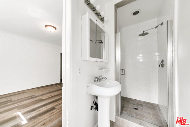 139 N Harper Avenue, Los Angeles CA: https://media.crmls.org/mediaz/8644fc64-90d0-4bd3-8ccf-ebe2d96f2350.jpg
