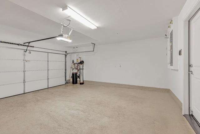 5565 Holly Bay Avenue, Dublin CA: https://media.crmls.org/mediaz/864582c9-3e74-44b1-a1e4-61296eec0fce.jpg