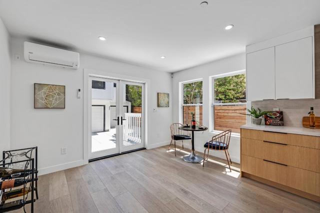 35 Arch Street, Redwood City CA: https://media.crmls.org/mediaz/8645aa1e-5971-4766-a1be-5e2979ba7bce.jpg