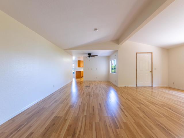 2289 Bryant Drive, Carlsbad CA: https://media.crmls.org/mediaz/8645d7ca-362c-4dba-8b85-20c6da14c65b.jpg