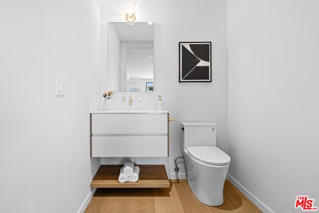 1618 Hilts Avenue, Los Angeles CA: https://media.crmls.org/mediaz/8645ff22-4454-4762-99e5-d4a423006dfe.jpg