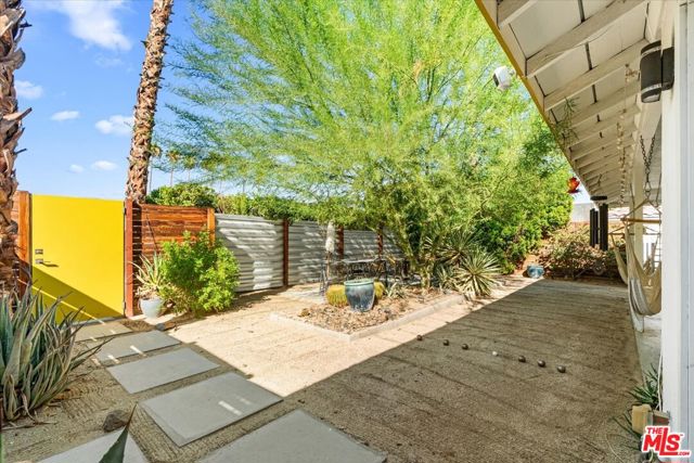 3963 E Calle San Antonio, Palm Springs, CA 92264