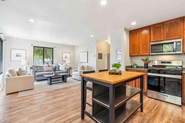 Image 41 of 58 For 38011 Temple Way