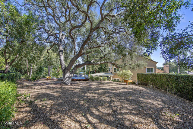 1732 Crooked Trail Place, Westlake Village CA: https://media.crmls.org/mediaz/8646a95e-c832-4f22-b300-a54faf64a1d0.jpg