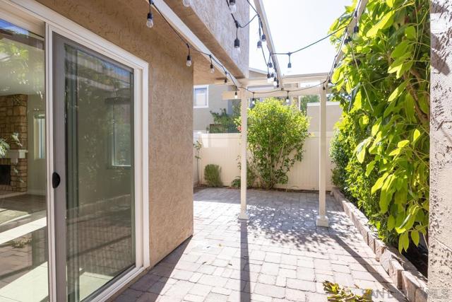 13669 Comuna Drive, Poway CA: https://media.crmls.org/mediaz/8646c303-97ca-4857-af81-468ffa0c7dcd.jpg