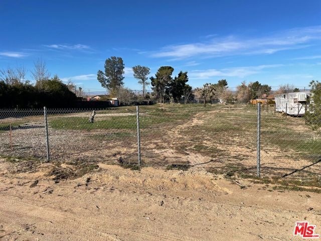 12399 E AVE V-12, Pearblossom CA: https://media.crmls.org/mediaz/8647f465-d3f7-484c-b4bf-964680482bce.jpg