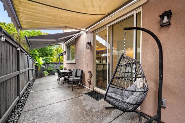 2372 Donner Pass Avenue, Sacramento CA: https://media.crmls.org/mediaz/86492529-aa7a-4370-a9b7-49bdb2d4c49b.jpg