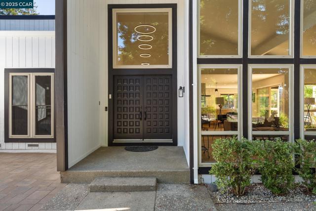 865 El Cerro Blvd, Danville CA: https://media.crmls.org/mediaz/86492af8-777b-4e07-9651-d108835f8a64.jpg