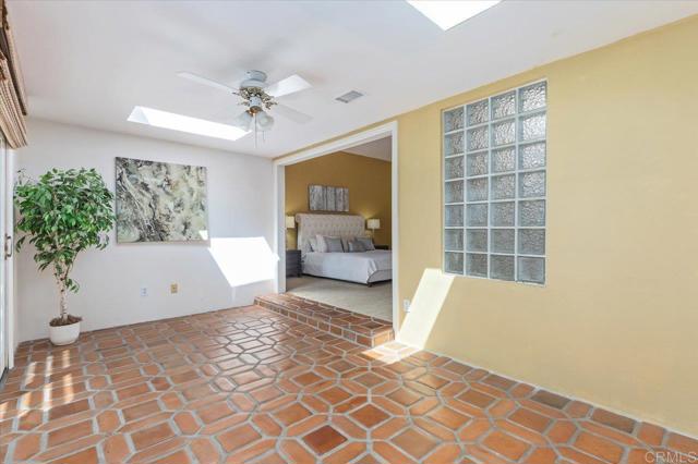1054 La Sombra Drive, San Marcos CA: https://media.crmls.org/mediaz/864932ee-c479-42cb-aa8c-b83617892aff.jpg