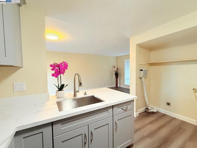 68 El Toro Ct, Fairfield CA: https://media.crmls.org/mediaz/8649c5e2-d21b-4e6c-9269-a4300af70b00.jpg