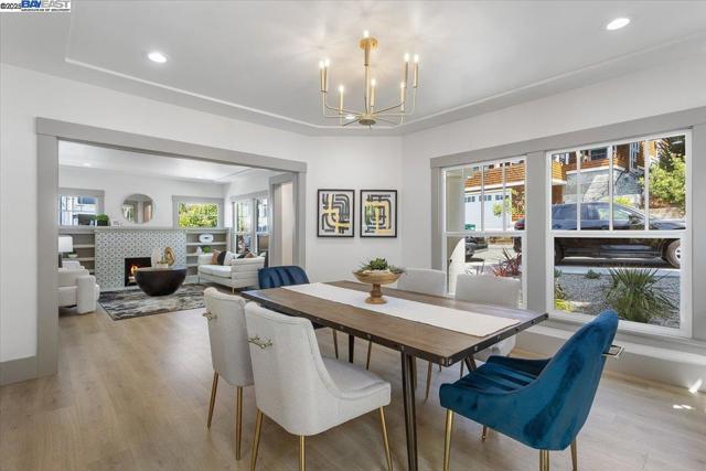 689 Santa Ray Ave, Oakland CA: https://media.crmls.org/mediaz/864a3eed-c6d3-421c-8353-7944872aa37f.jpg