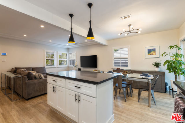 3839 Marcasel Avenue, Los Angeles CA: https://media.crmls.org/mediaz/864a72a2-497d-444d-aad6-078c707703c7.jpg