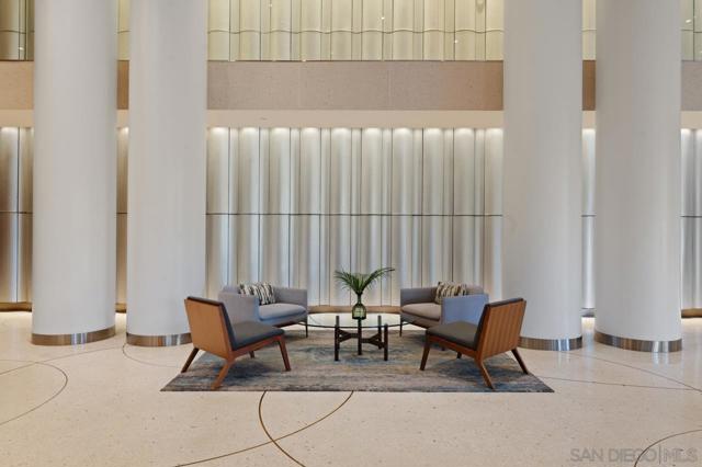 888 W E St, San Diego CA: https://media.crmls.org/mediaz/864b1b2d-a1f3-4b62-a002-96948c70e51f.jpg