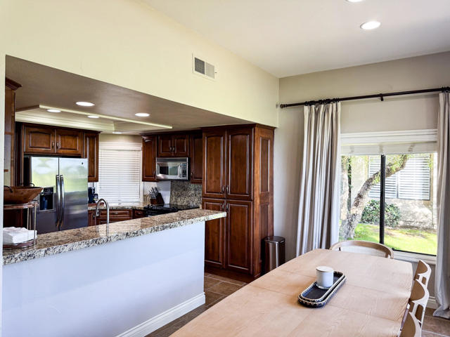 54974 Oaktree, La Quinta CA: https://media.crmls.org/mediaz/864c271a-a758-4bc1-91c2-2c20107e87f7.jpg