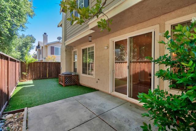 7445 Brigadoon Way, Dublin CA: https://media.crmls.org/mediaz/864c3b85-e3d2-4668-9894-6d0fd3500627.jpg