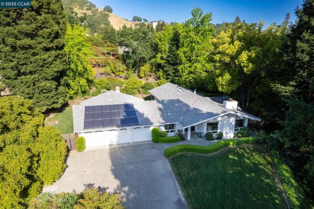 120 Heritage Oaks Pl, Alamo CA: https://media.crmls.org/mediaz/864cd5bd-7fcd-44b2-b7c7-0d1077f5147b.jpg