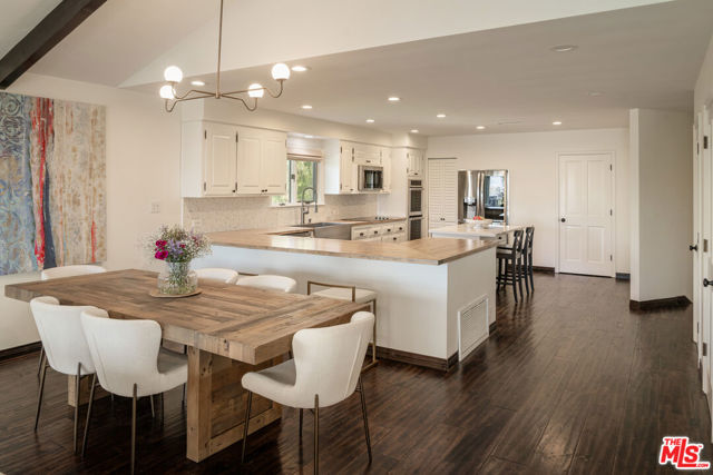 4713 Bedel Street, Woodland Hills CA: https://media.crmls.org/mediaz/864e45b1-214e-46c9-8c78-17360861b650.jpg