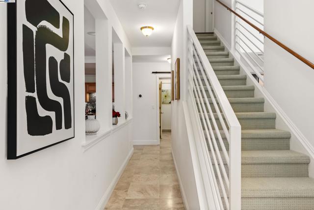 6440 Longcroft Dr, Oakland CA: https://media.crmls.org/mediaz/864ef516-19bb-4772-bbcc-5c7b425862df.jpg