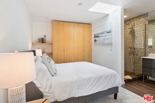 5916 Via Zurita, La Jolla CA: https://media.crmls.org/mediaz/864efe9a-b8d9-40a7-b6cb-893b631c7ad3.jpg