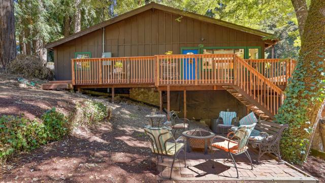 526 Lower Locksley Road, Boulder Creek CA: https://media.crmls.org/mediaz/864f3cb6-2bf6-43db-8cef-d94f1d53018b.jpg