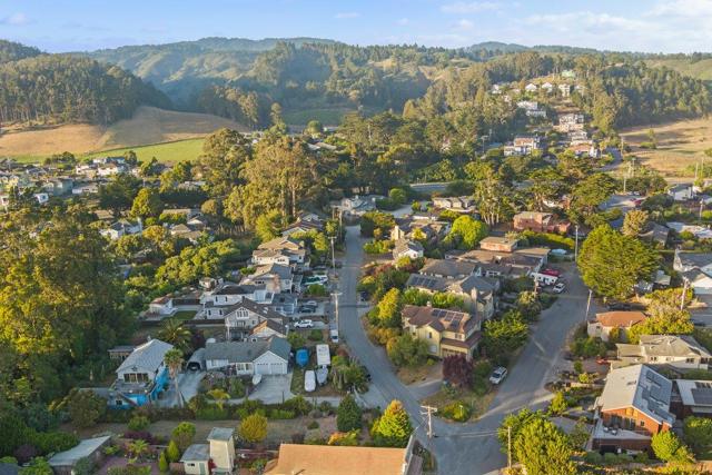 385 Miramar Drive, Half Moon Bay CA: https://media.crmls.org/mediaz/864f9eb6-b476-4543-a9a0-2ecfb1f0e57e.jpg