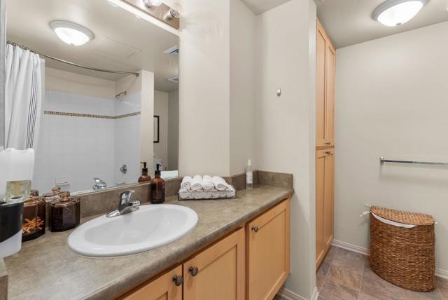 2400 5Th Ave, San Diego CA: https://media.crmls.org/mediaz/864fa11a-6478-44e4-a1e4-5ab7d5bcafd8.jpg