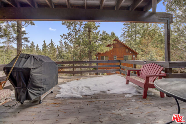 612 Kean Way, Big Bear City CA: https://media.crmls.org/mediaz/864fa94b-4255-4d63-bc99-2e64f63d9b00.jpg