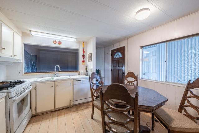 13624 Monte Del Sol, Castroville CA: https://media.crmls.org/mediaz/865030be-3f8d-4571-aa91-70573e5f11cd.jpg