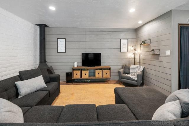 2025 Forester Creek Rd, El Cajon CA: https://media.crmls.org/mediaz/86510f30-e05c-494f-a97b-78cb56e05c65.jpg