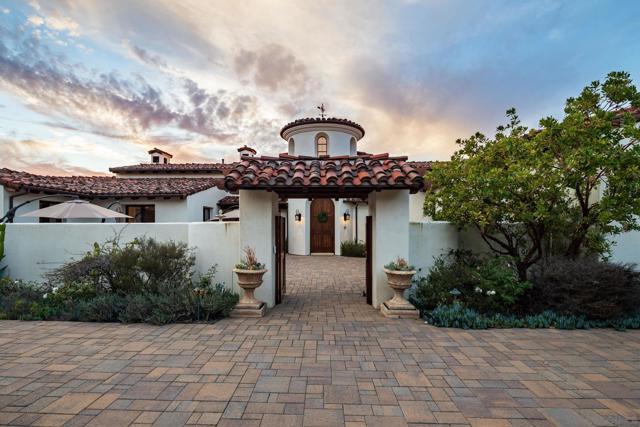 7576 Northern Lights, San Diego CA: https://media.crmls.org/mediaz/8651fa23-77ba-481e-baf3-f3045f72f043.jpg