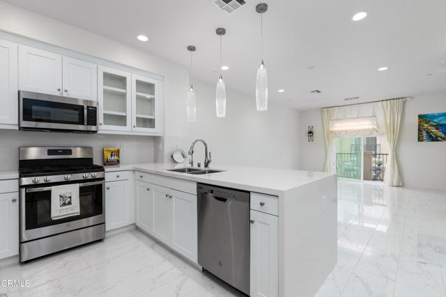469 Pecana Street, Camarillo CA: https://media.crmls.org/mediaz/86523ae1-1323-4ea7-8412-3de00c5b9c18.jpg