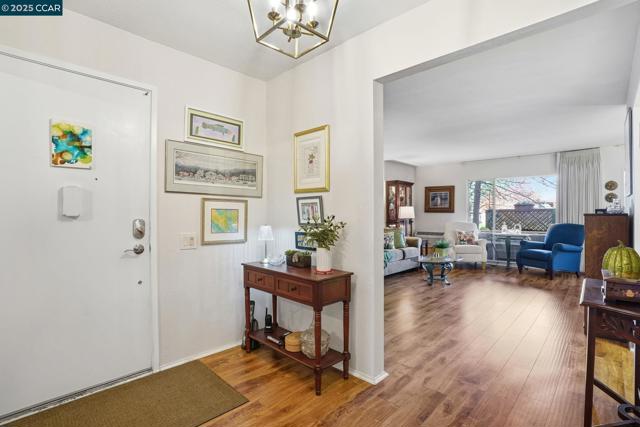 3417 Tice Creek, Walnut Creek CA: https://media.crmls.org/mediaz/86527751-acba-4524-91cf-864442eba07b.jpg