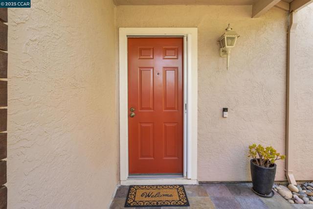 302 Columbia Cir, Benicia CA: https://media.crmls.org/mediaz/86527dd5-6263-46b1-9fab-0b780eb832c9.jpg