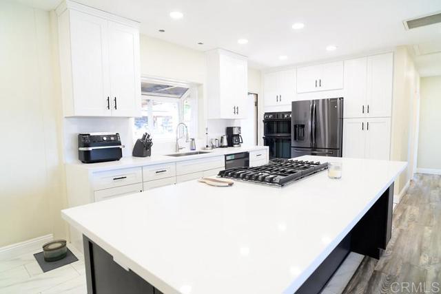 2394 Dryden Avenue, El Cajon CA: https://media.crmls.org/mediaz/8652ebe2-fe41-4d0c-924e-953fc7a7004e.jpg